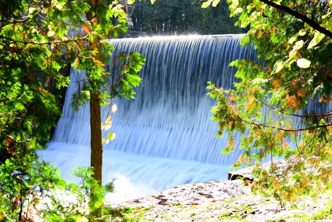 فندق ميلكروفت إن آند سبا Village Of Alton المظهر الخارجي الصورة