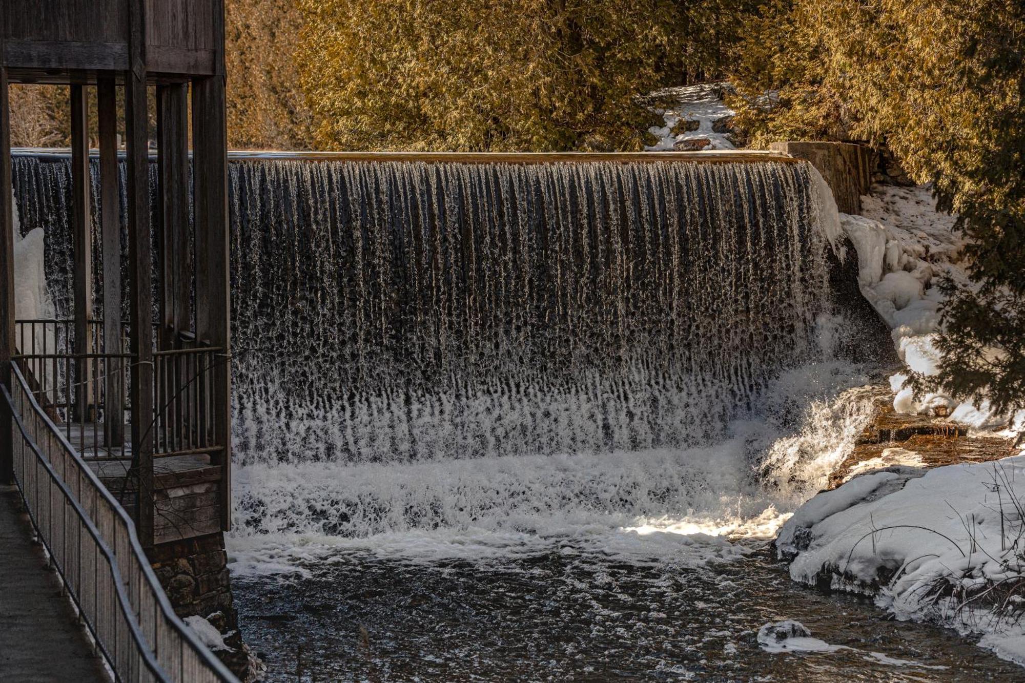 فندق ميلكروفت إن آند سبا Village Of Alton المظهر الخارجي الصورة